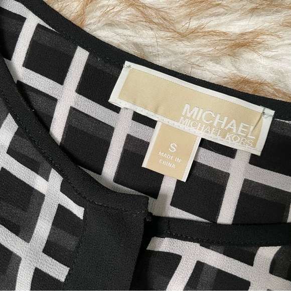 Michael Kors windowpane button down blouse. NWOT - Picture 6 of 9